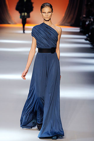 Vestido drapeado azul escote asimetrico Giambattista Valli